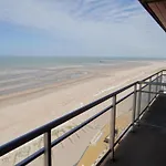 Coastal Comfort With Sea View Appartement *