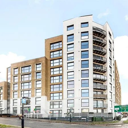 Διαμέρισμα Coastal Comfort With Parking