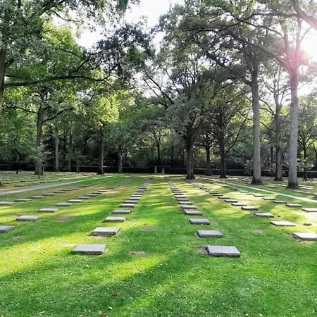 Coastal Comfort With Parking *