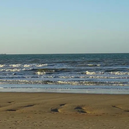 Horizon 0501 Located On The Sea *