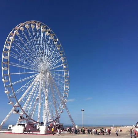 Coastal Comfort With Parking