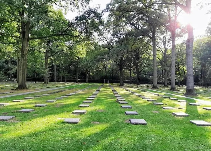 Coastal Comfort With Parking *